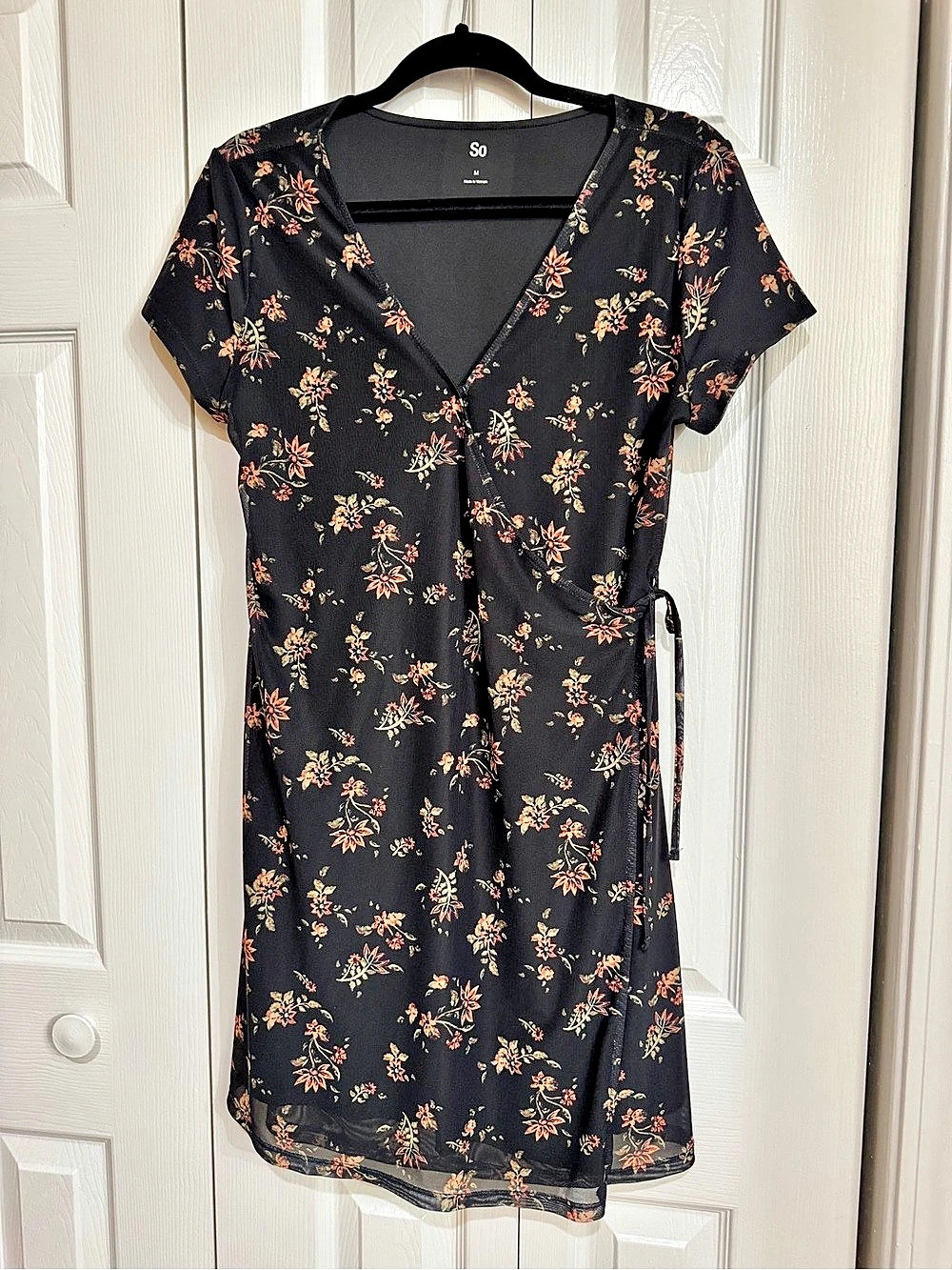SO Floral Wrap Dress in Black Size Medium #169